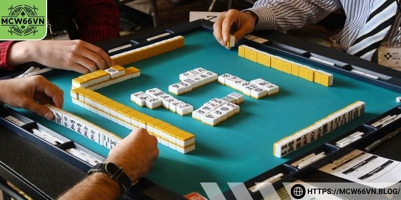 Theo dõi diễn biến trên bàn cược